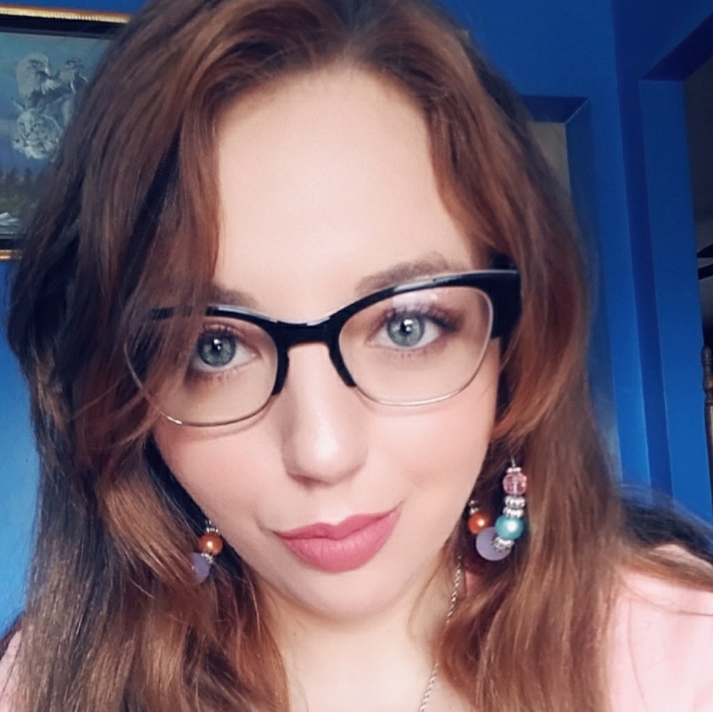 Meet your Posher, Monique